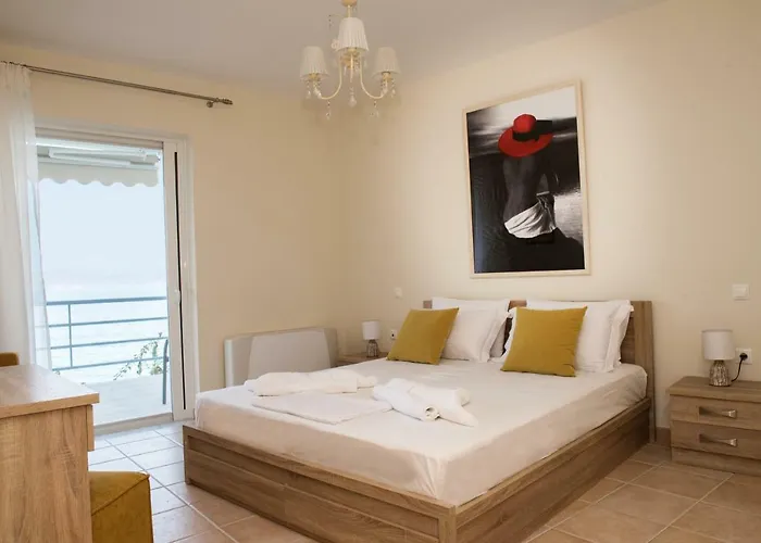 Luxurious Seaside Semesterbostad